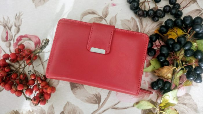 Naiste rahakott punane väiksemas mõõdus