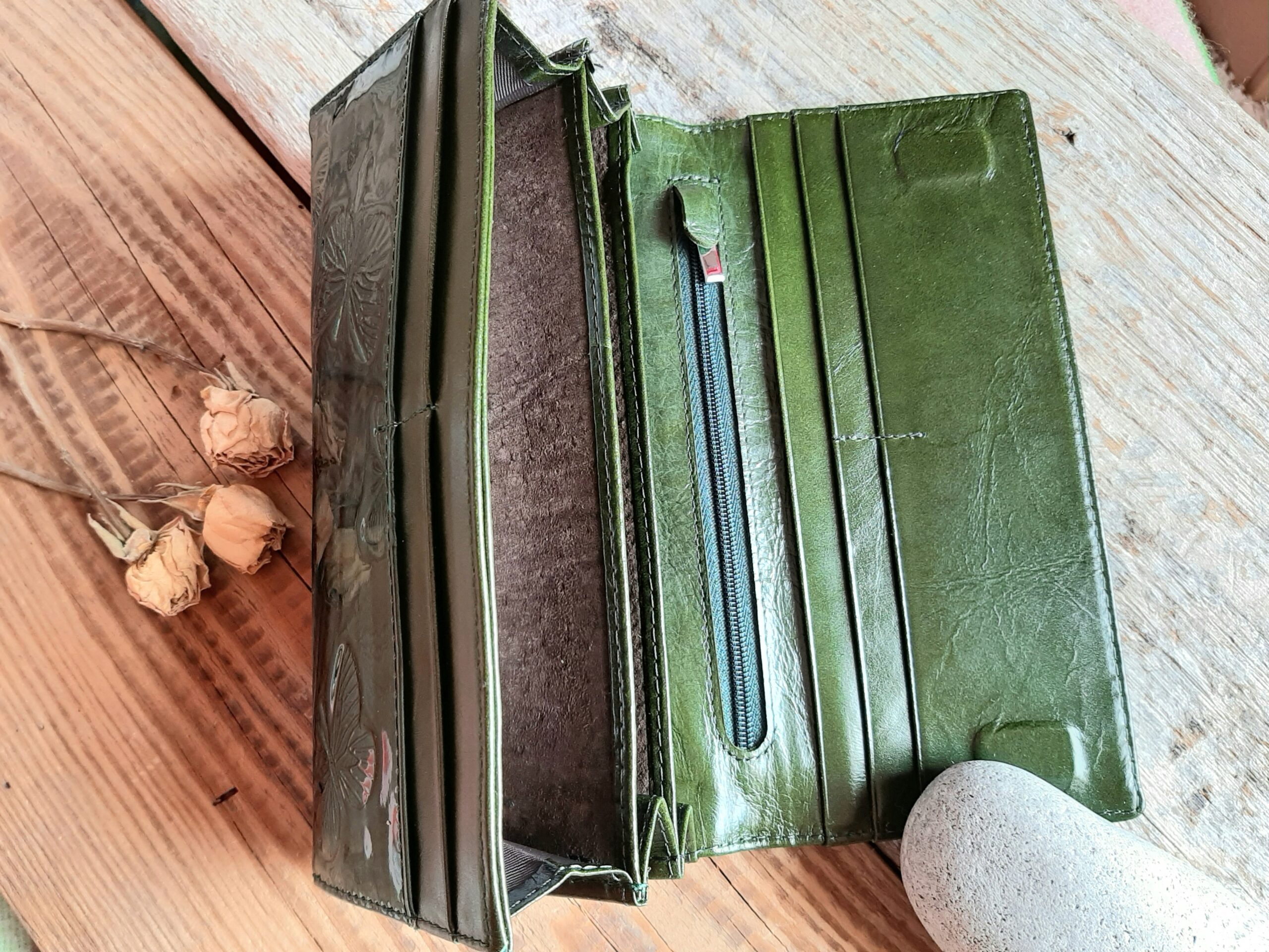 Naiste rahakott liblikatega ja magnetkinnitusega